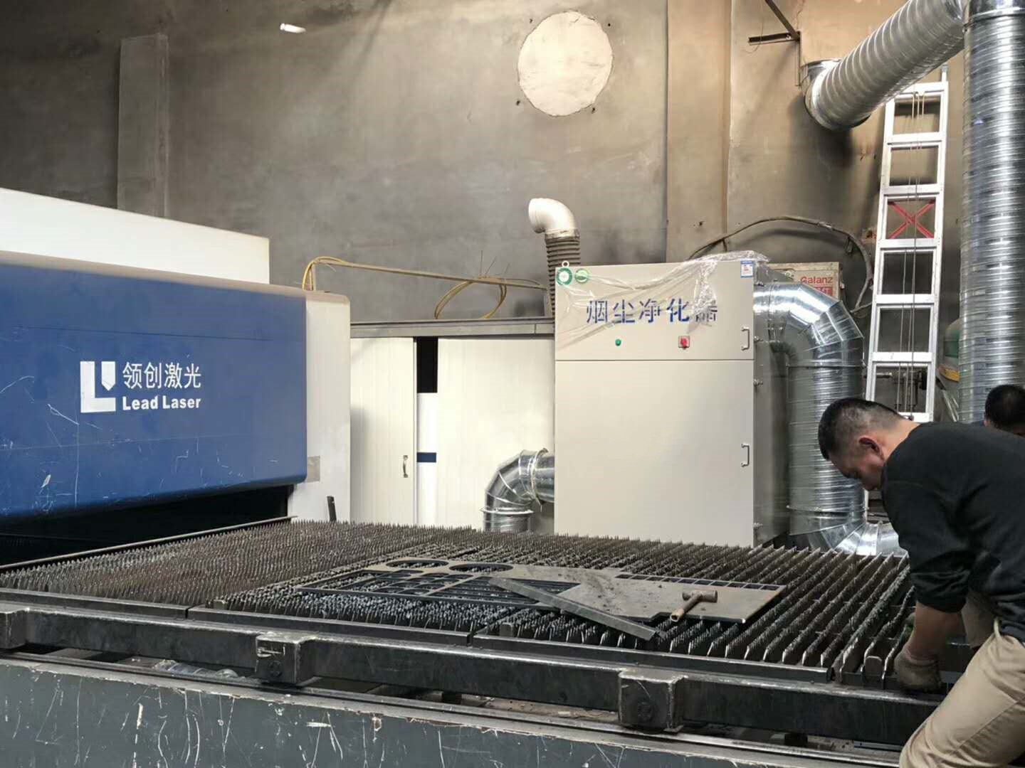 打磨粉塵廢氣處理方法使用現場(chǎng)